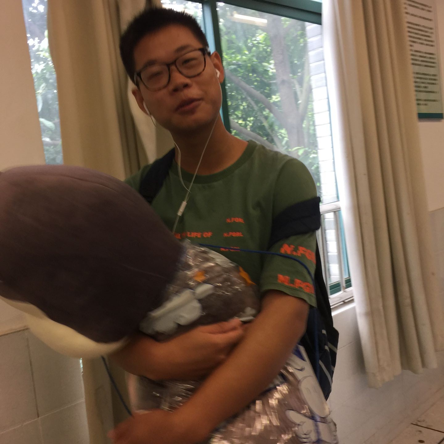 星愿打认真的照片