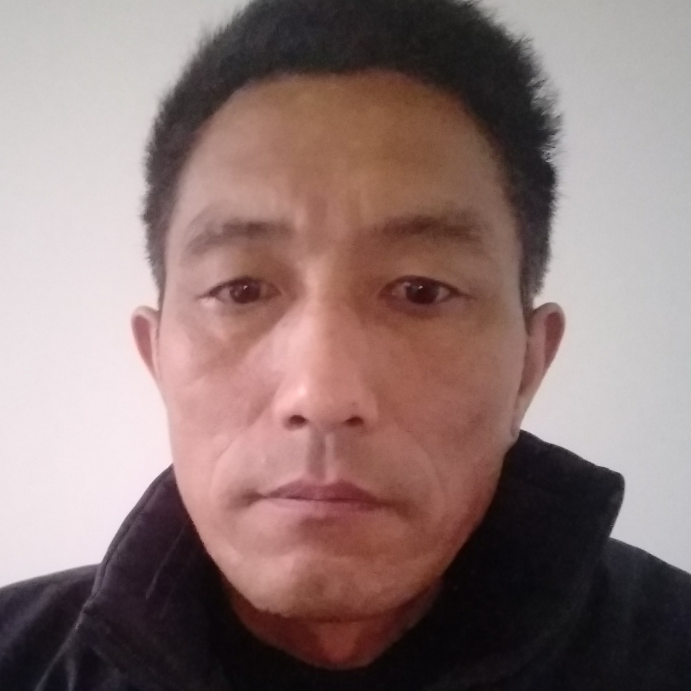 从容深拥发带的照片