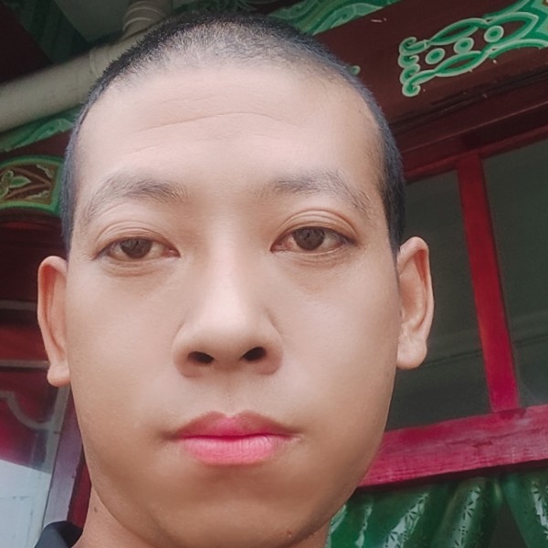 一个人试着习惯的照片