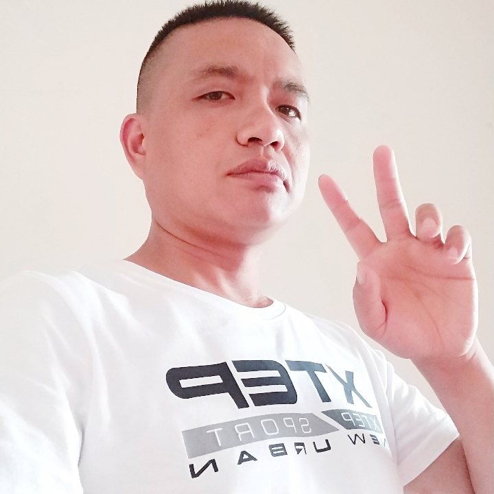 勤奋爱恋如梦的照片