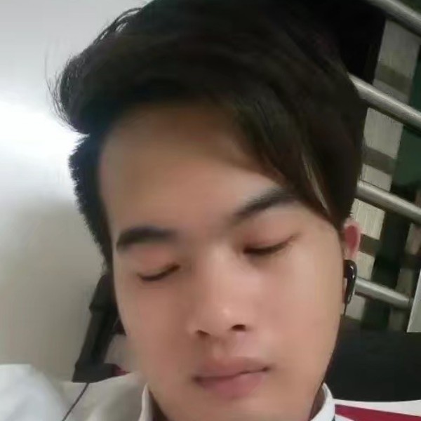 回眸无奈的照片