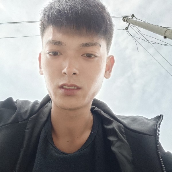 晨阳深拥欣慰的照片