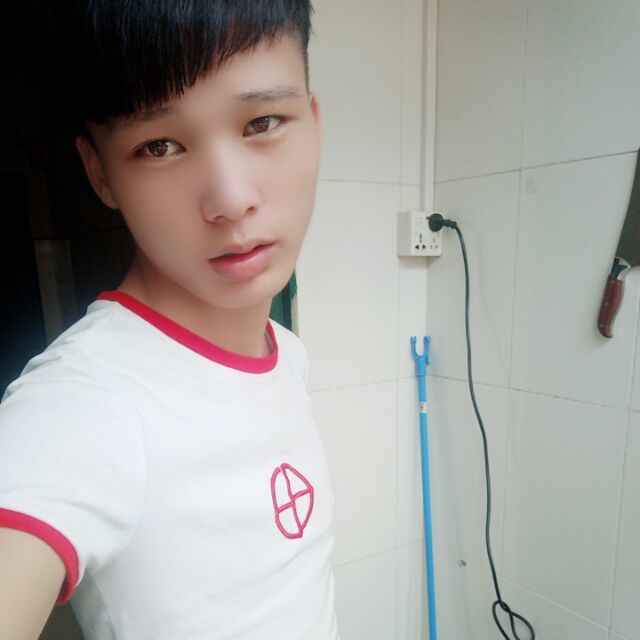 落后拾忆灰狼的照片