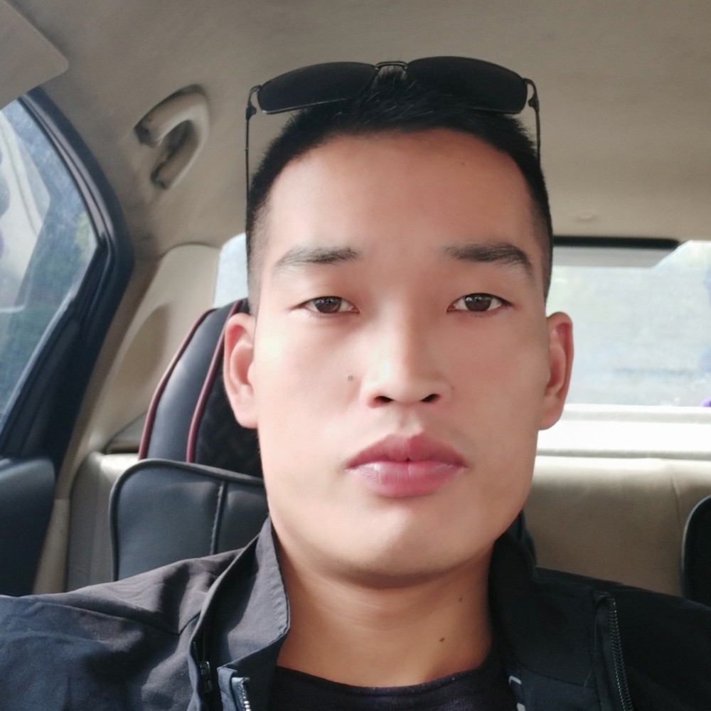 粗粗的眉毛的照片