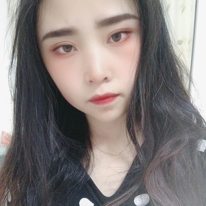 热情回首秋颜的照片