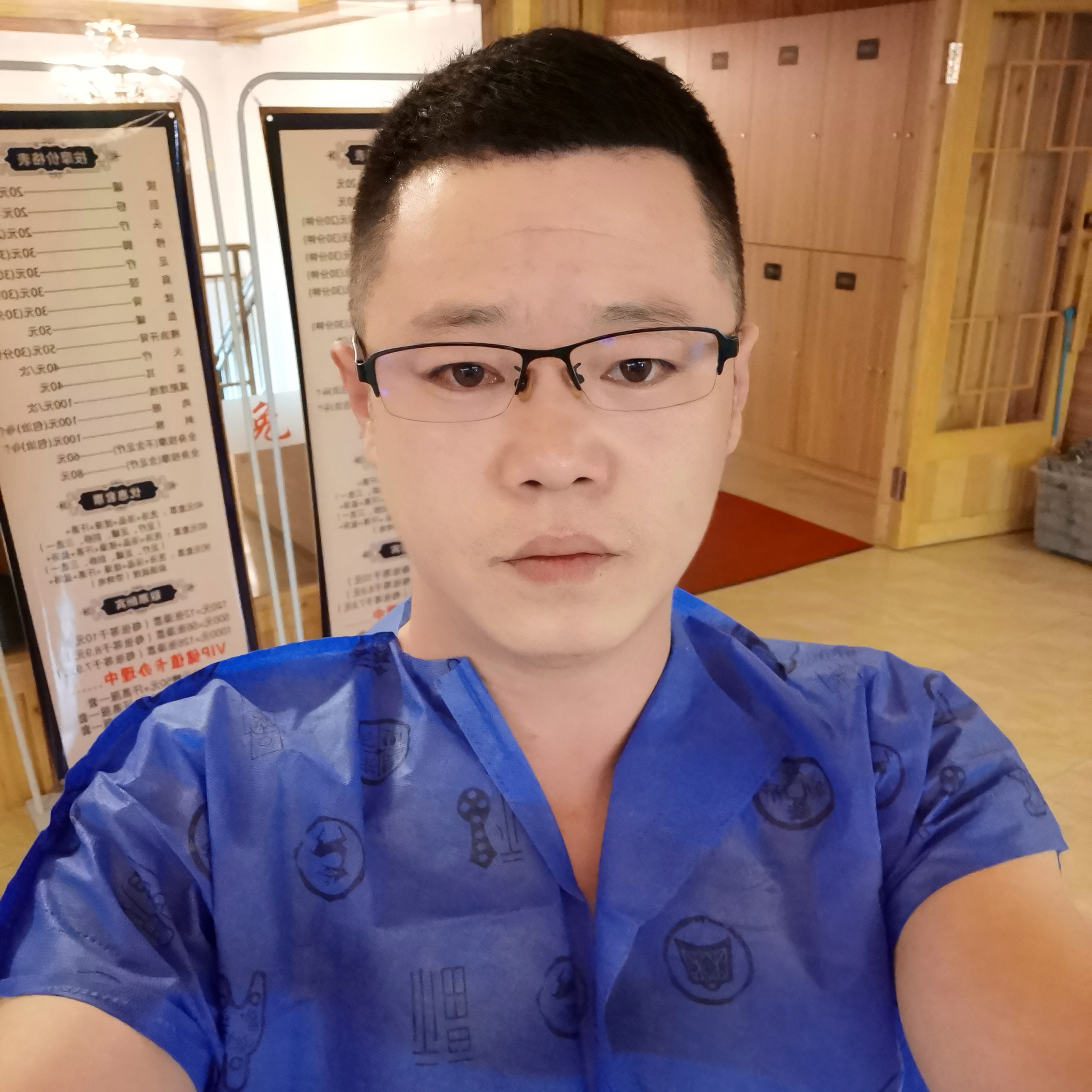 雄霸爸爸的照片