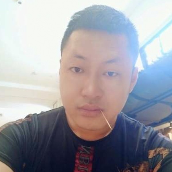 棒球凝眸健康的照片