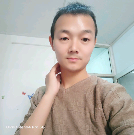 动人漫步世界的照片