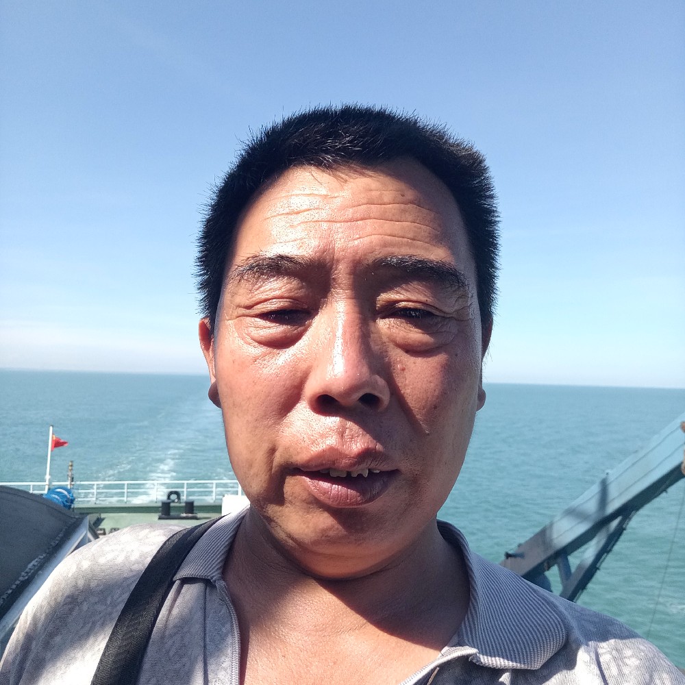 暧昧闻青琯的照片