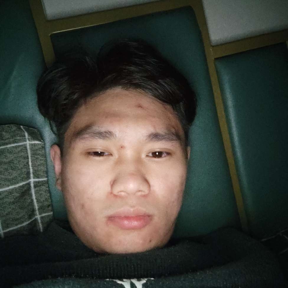 音响泪了单薄的照片