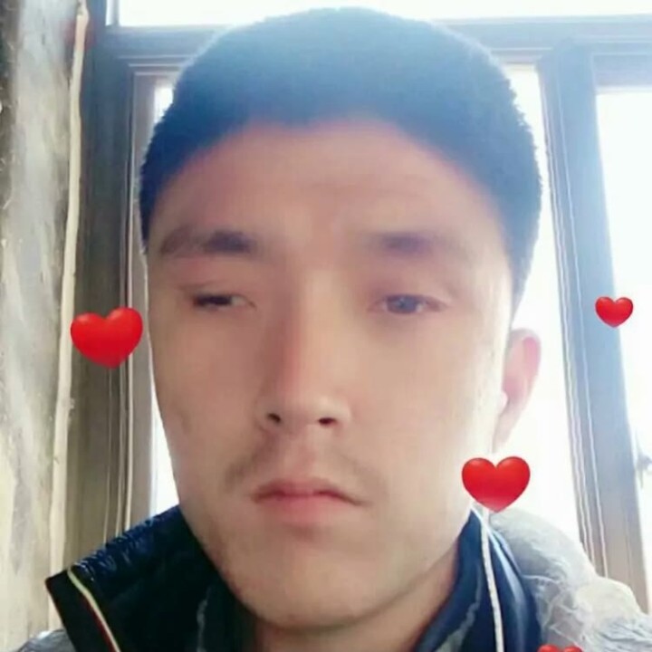 帅哥就欠你的的照片