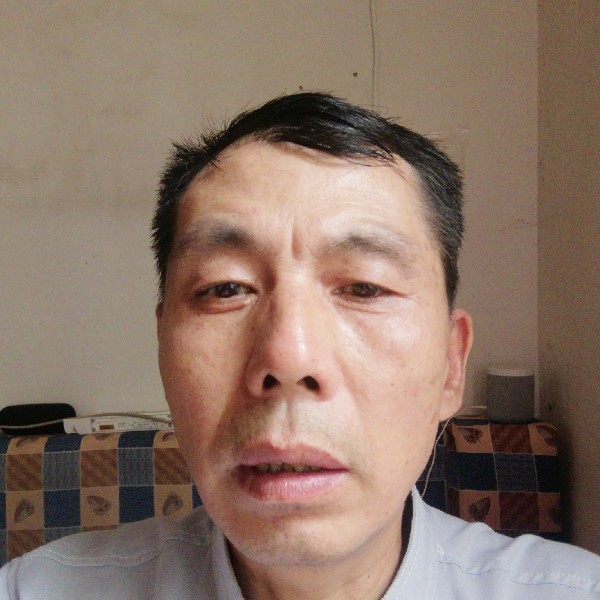 忧郁等待夕阳的照片