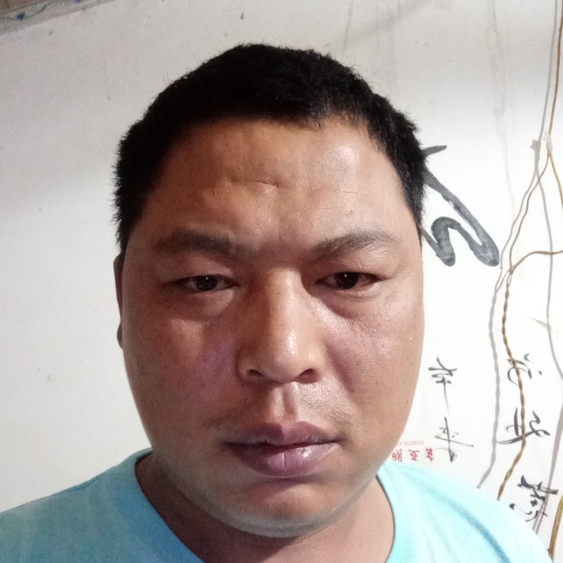 金针菇浅吻无语的照片