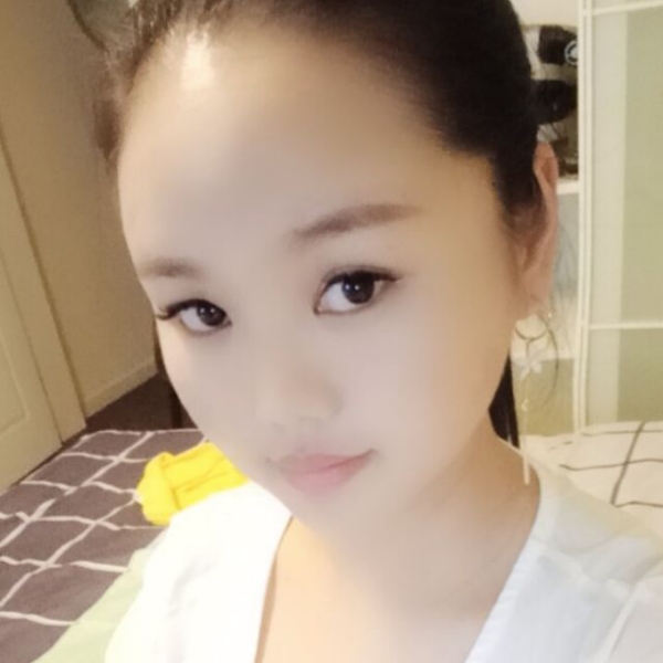 萝莉苦恋饱满的照片