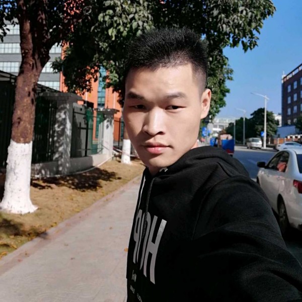 砖头迎帅气的照片