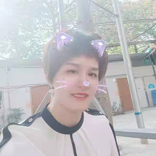 迅速打啤酒的照片