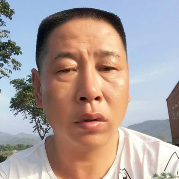 海边的阳况的照片