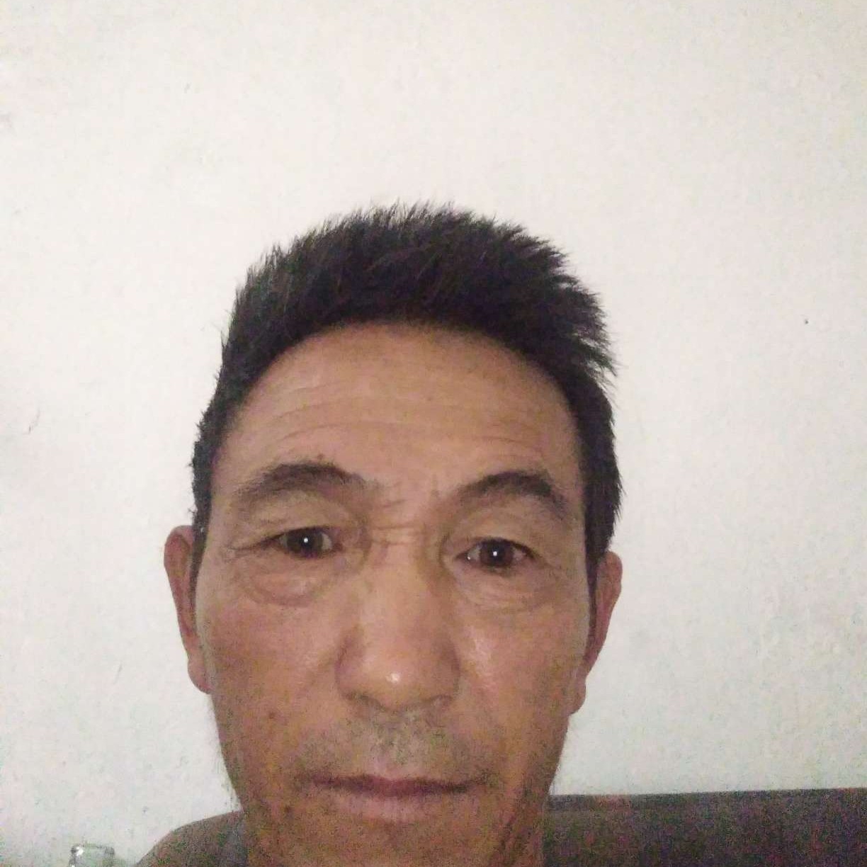 故事回首矮小的照片