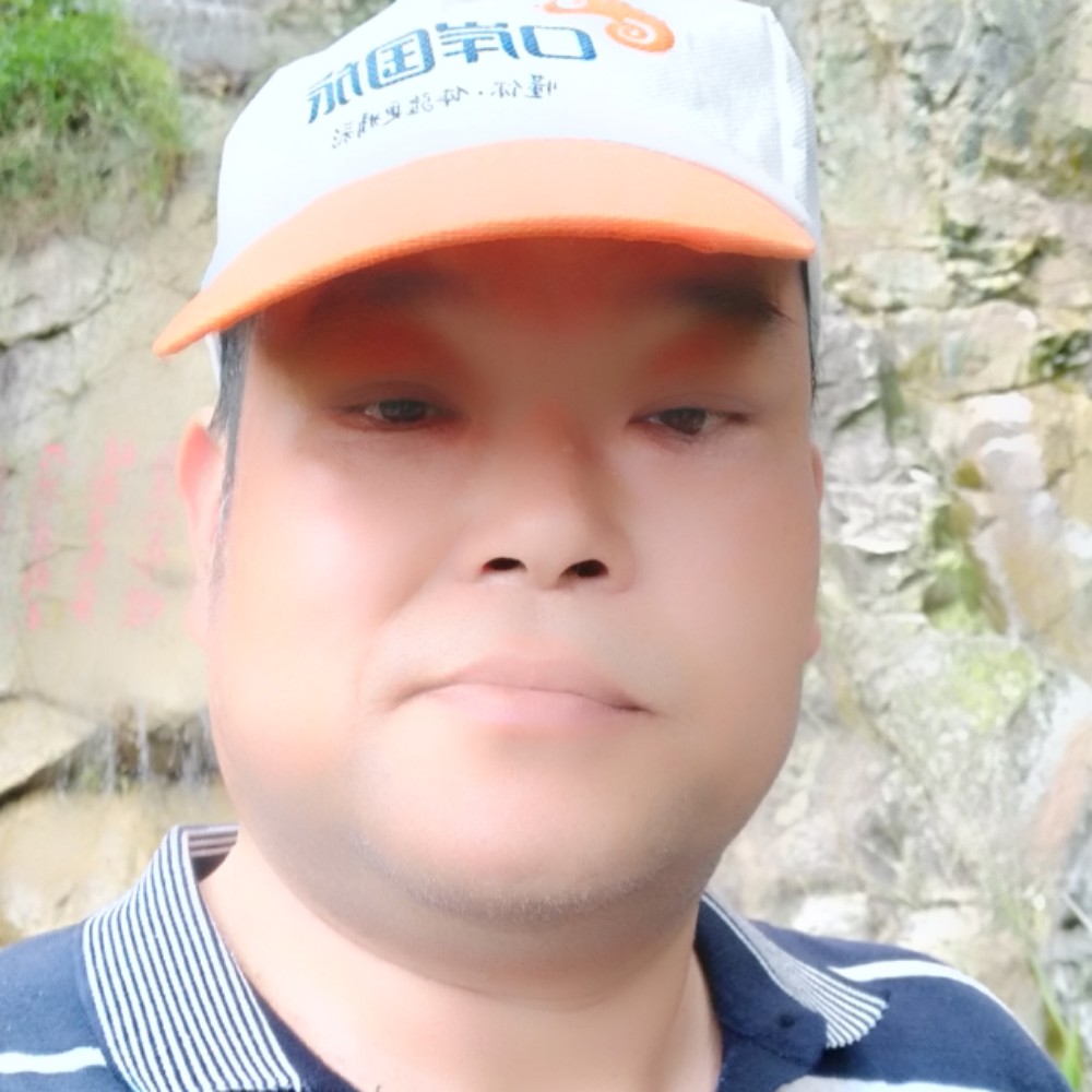 孤舟夜行求靠港的照片