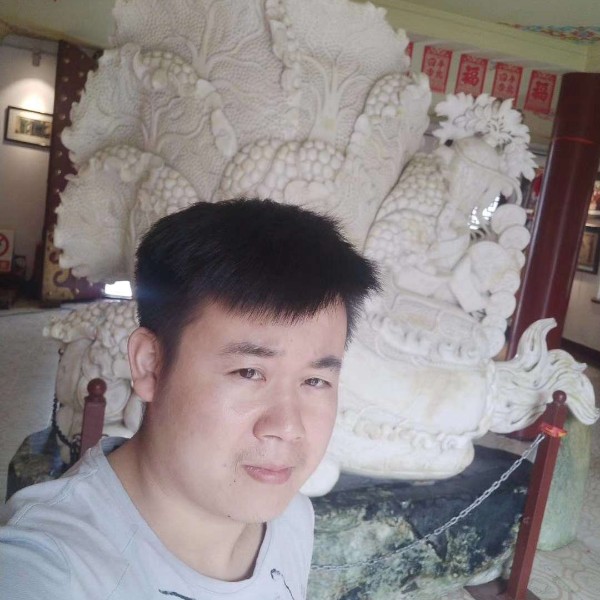 太阳下的背影的照片