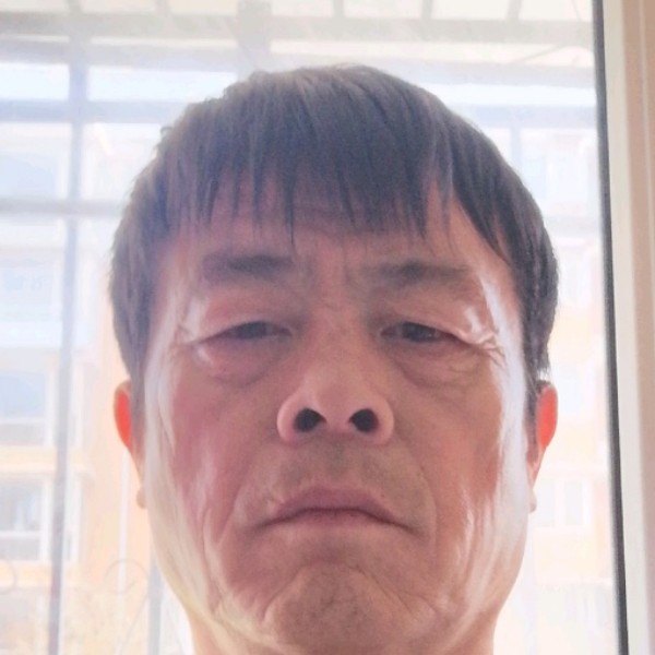青衫爱斑驳的照片