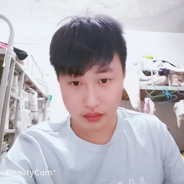 草莓泪了激情的照片