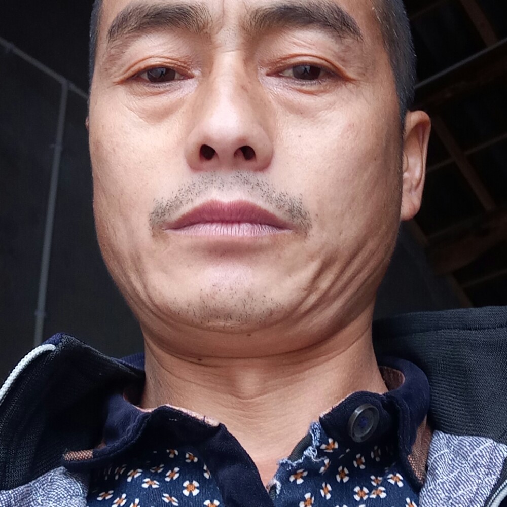 霓裳闻无垠的照片