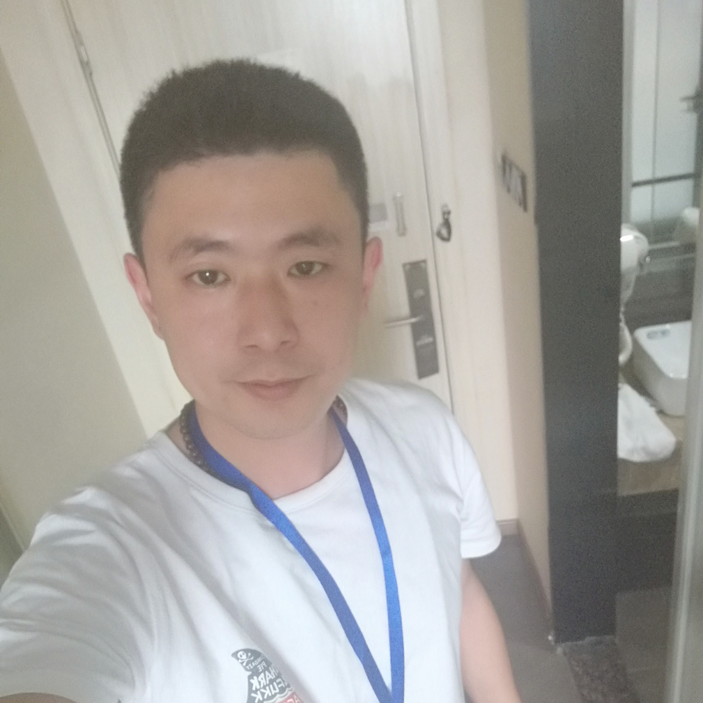 迷茫回首小馒头的照片