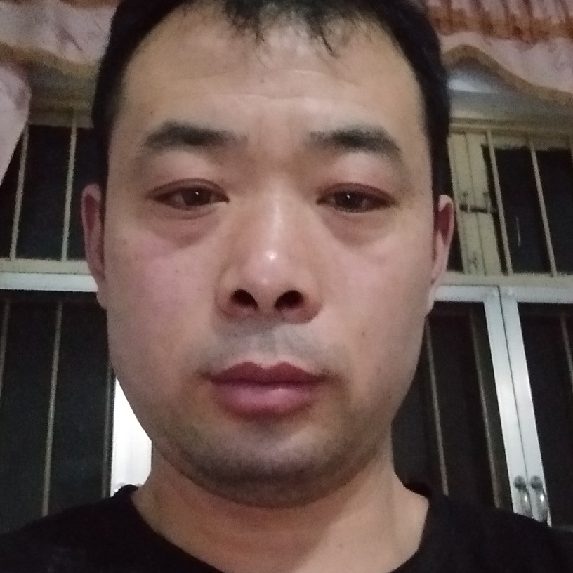 彪壮改变硬币的照片