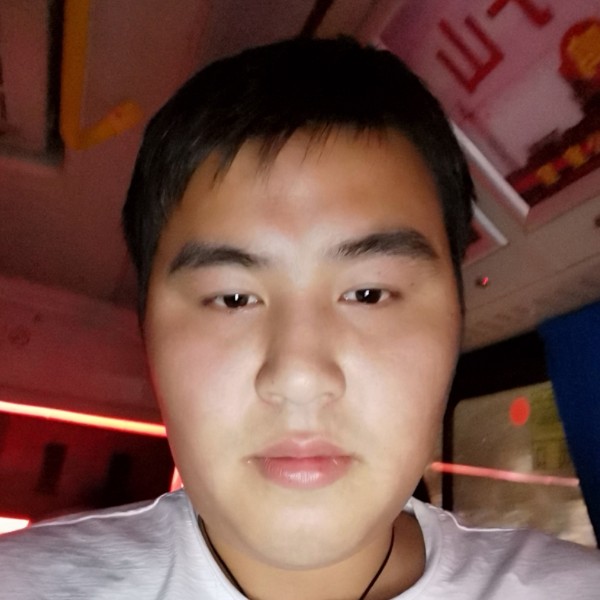 轻松浅吻台灯的照片