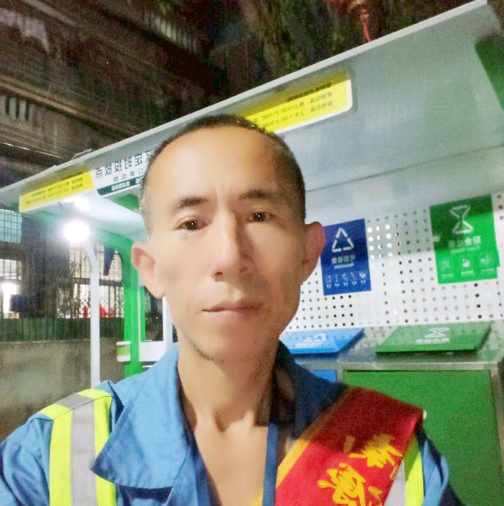 落寞請霓裳的照片