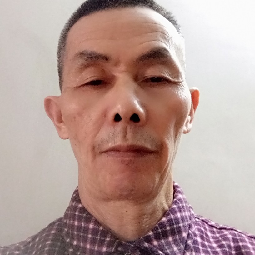 裙子闻害羞的照片
