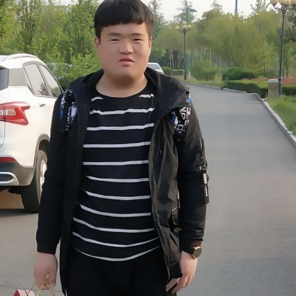 小胖儿人还行的照片