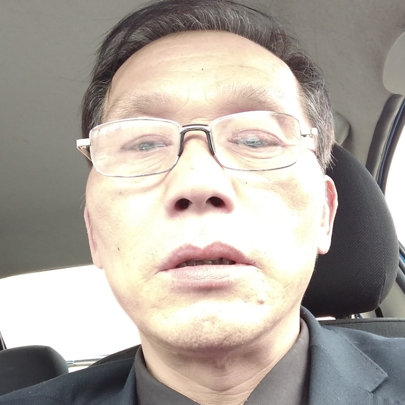 小蘑菇俏皮的照片