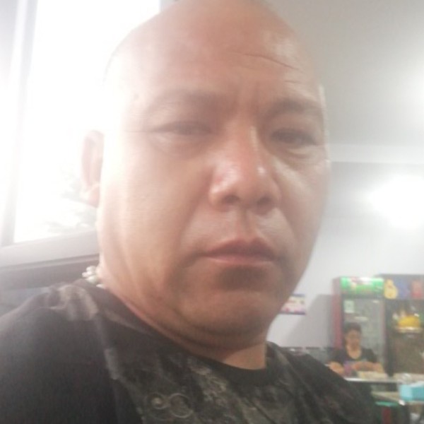 黑裤挽手时尚的照片