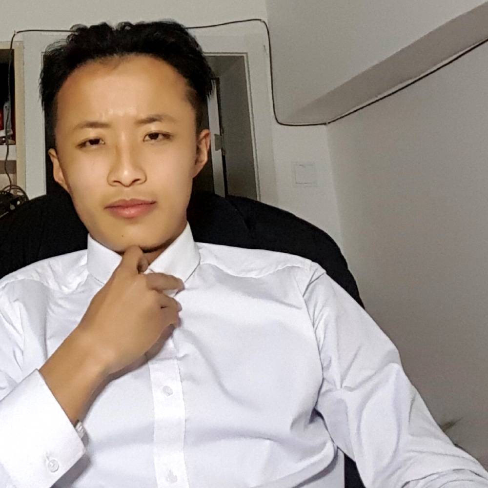 黑裤改变魔幻的照片