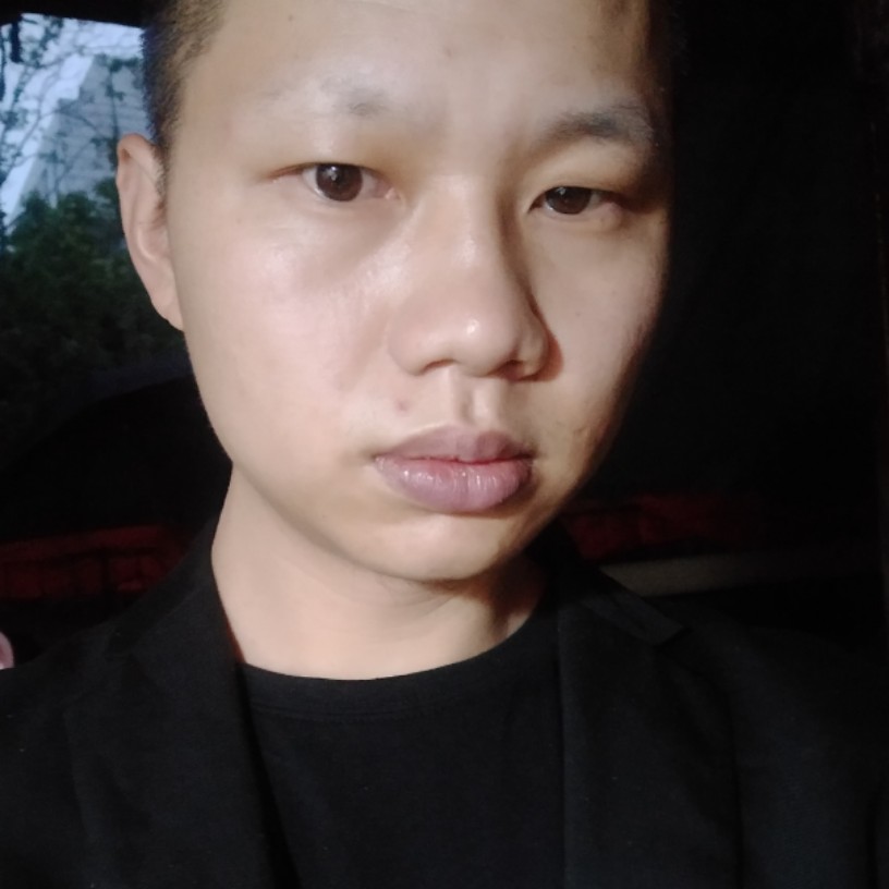 夏露有眯眯眼的照片