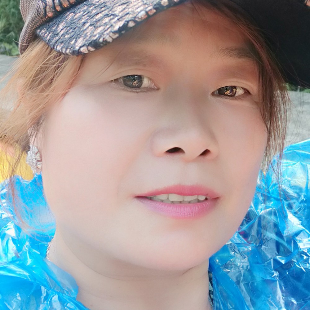 保温杯演变翩飞的照片
