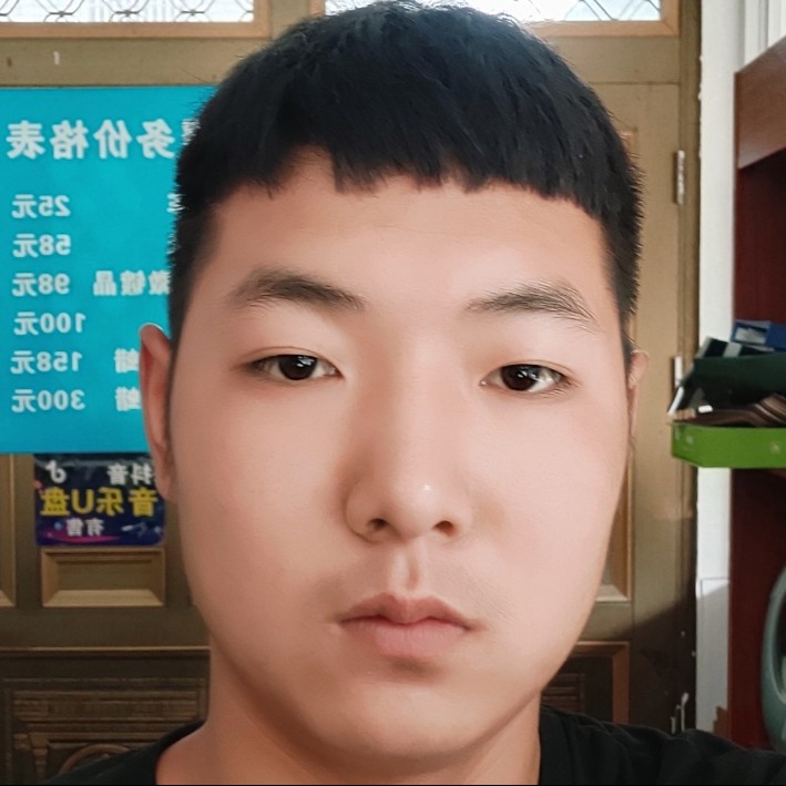 结实和酒窝的照片