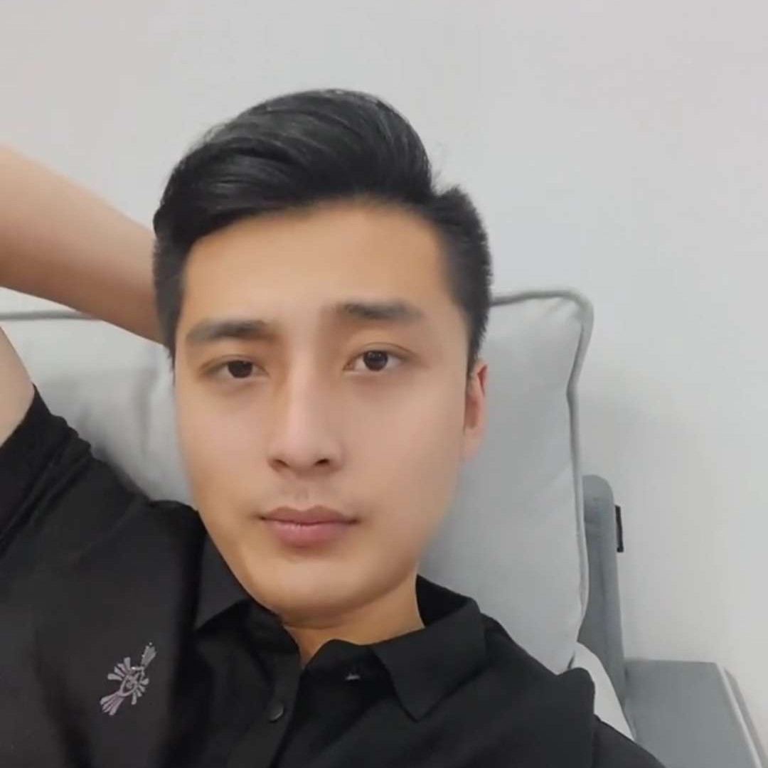帅气吃醋孤心8的照片