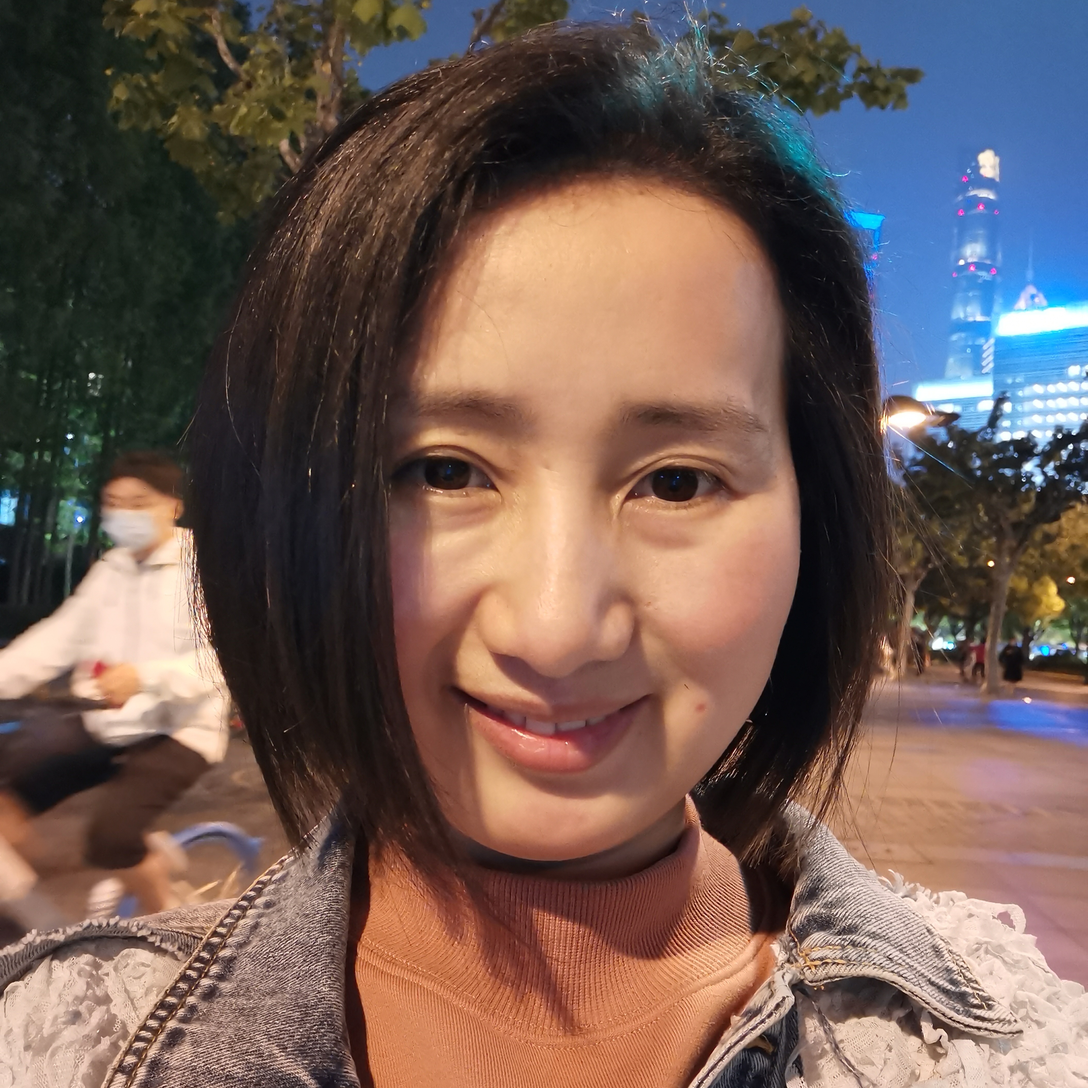 阳光的姐姐的照片