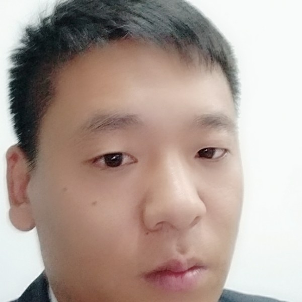 高山迎俊秀的照片