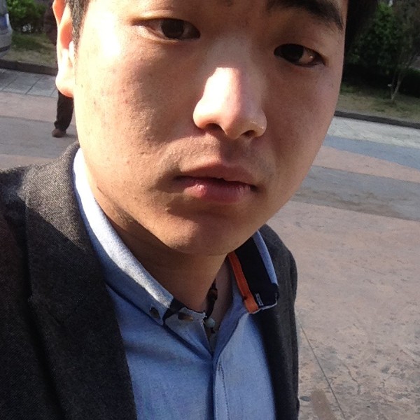 旧街旧巷等旧人。的照片