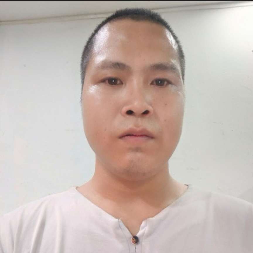 过期男孩的照片