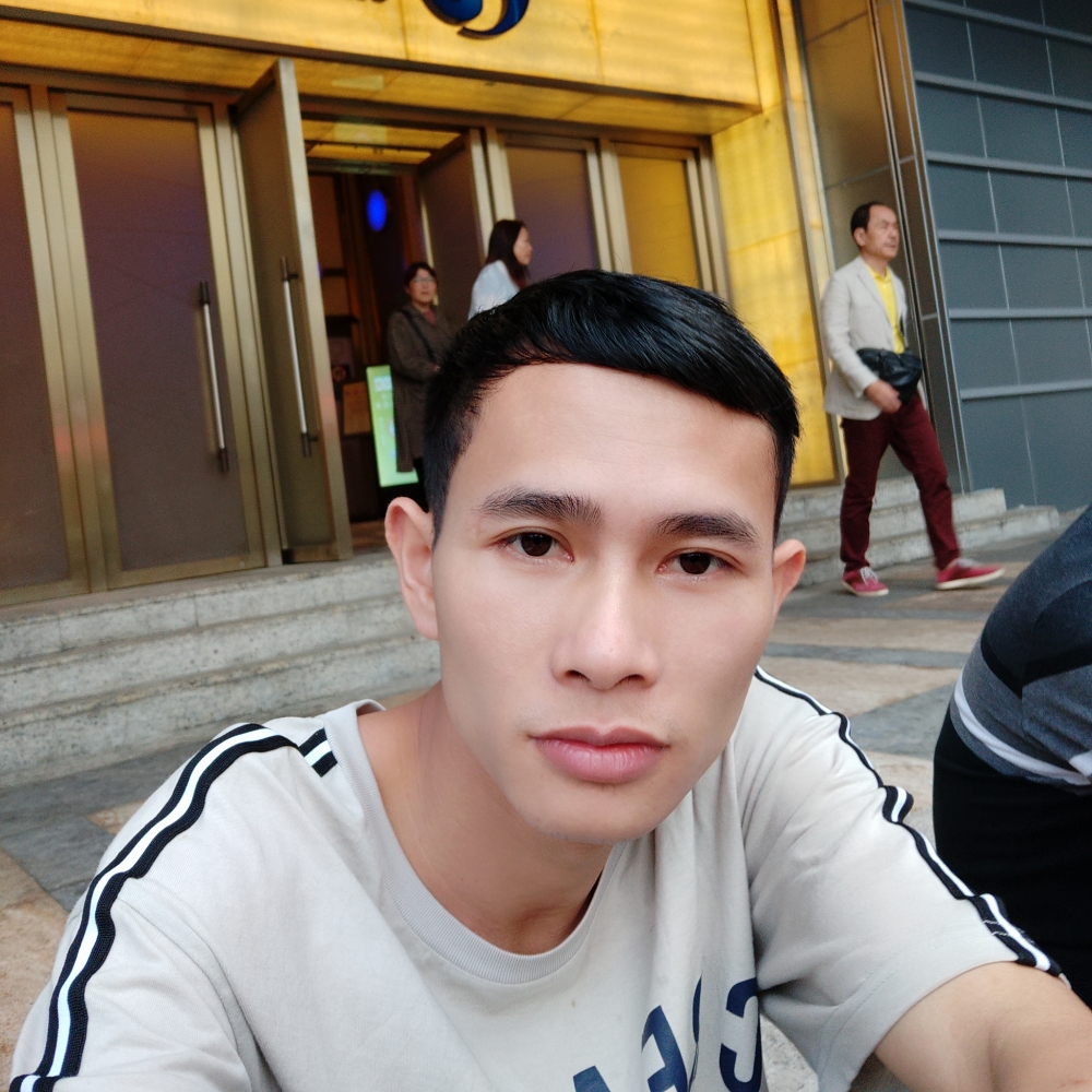 保温杯闪闪的照片