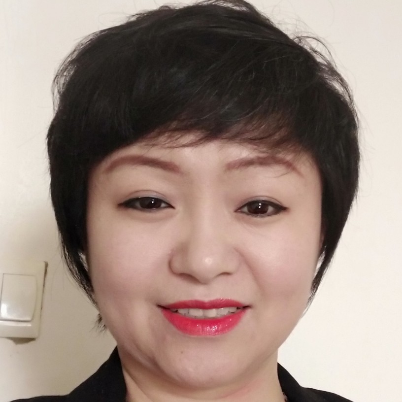 hellen红的照片