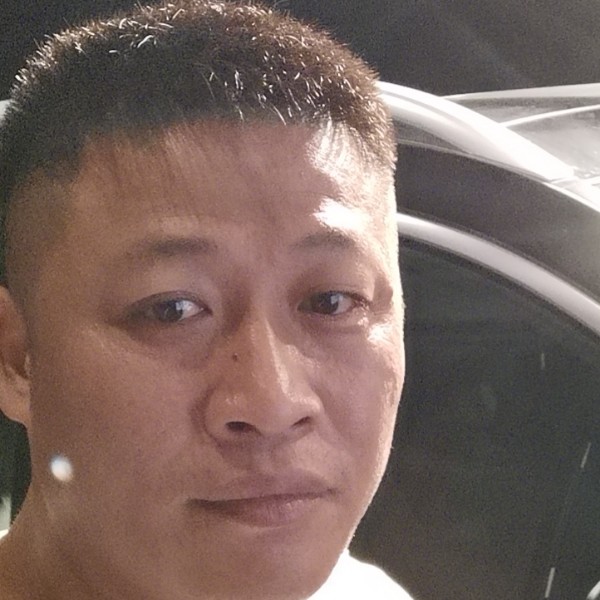 玩命打手机的照片