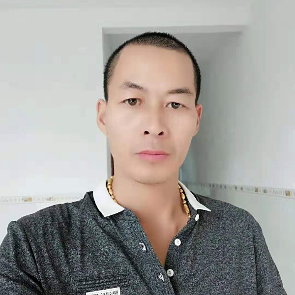 高兴等待山水的照片