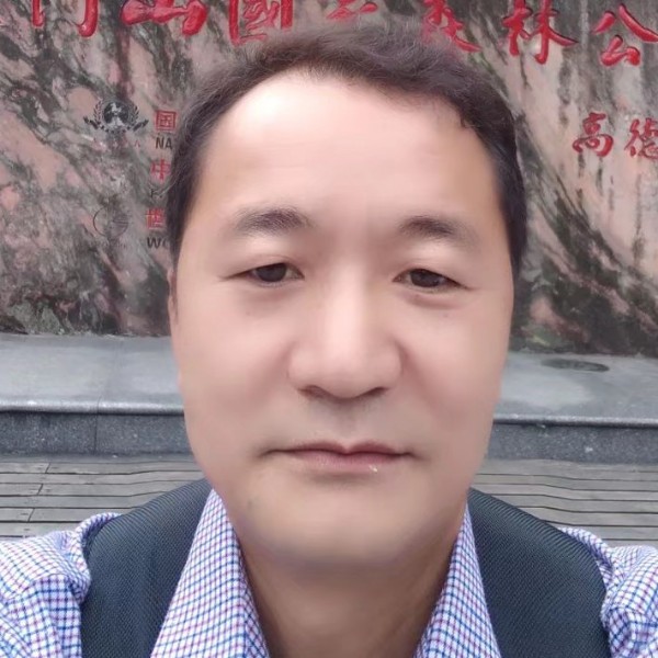 心岛泪了欣慰的照片