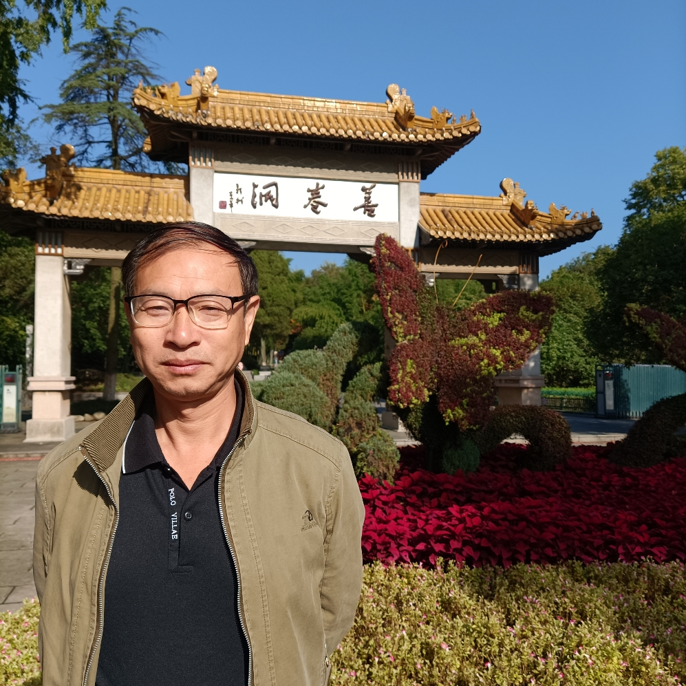孤客江边行的照片